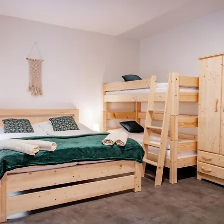 Aparthotel None